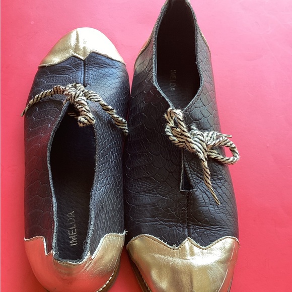 IMELDA gold and black leather flats - Picture 2 of 7
